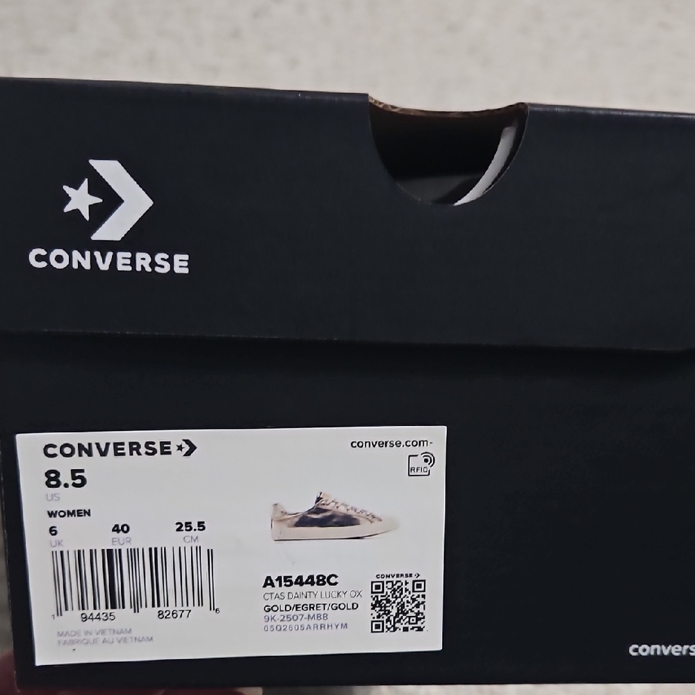 NWT Womens Converse Dainty Lucky Sneaker Size 8.5